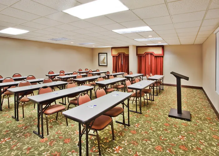Holiday Inn Express Atlanta W